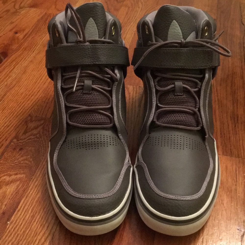 Men’s Adidas sneakers